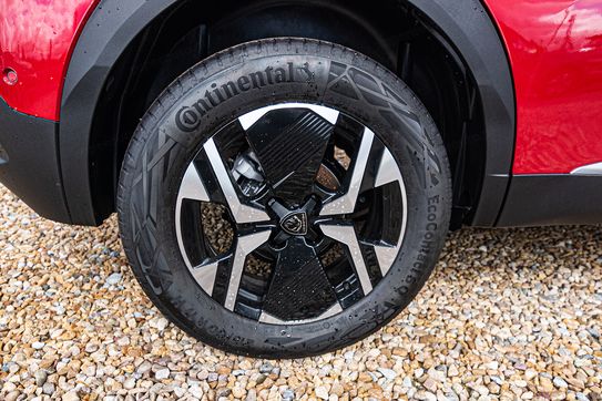 Peugeot 2008 Allure e-DCS 1.2 mHEV