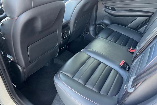 MG HS 1.5 T-GDI Exclusive DCT