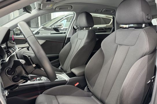 Audi A4 35 TFSI mHEV Advanced S tronic