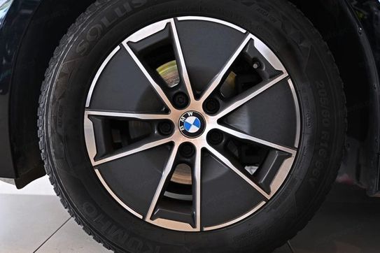 BMW Seria 3 318i Advantage aut