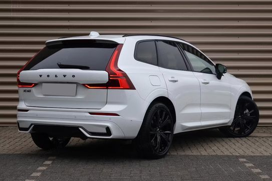 Volvo XC60 B5 B AWD Ultra Black Edition