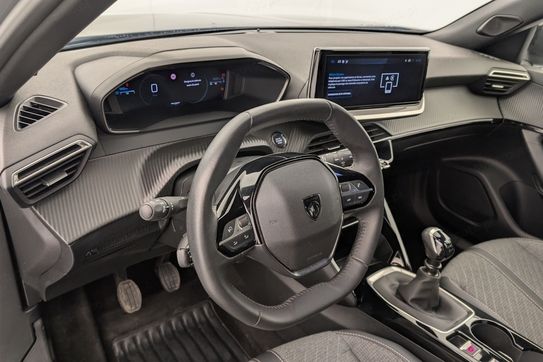 Peugeot 2008 ALLURE 1.2 PureTech