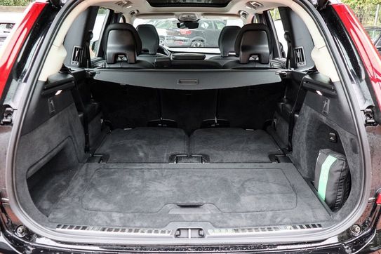 Volvo XC90 T8 AWD Plug-In Hybrid Plus Dark 7os aut