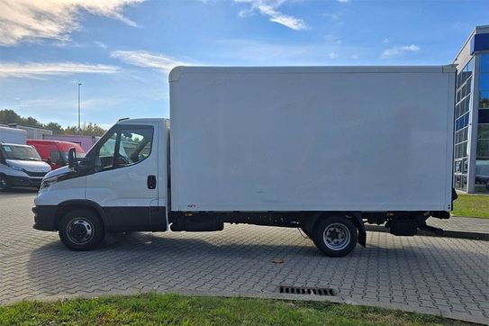 Iveco Daily 35C16 Kontener + Winda