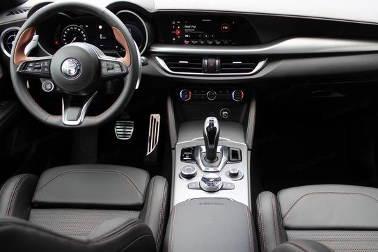 Alfa Romeo Stelvio Turbo Intensa Q4