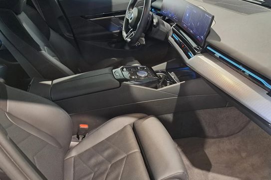 BMW Seria 5 540d xDrive mHEV M Sport Edition aut