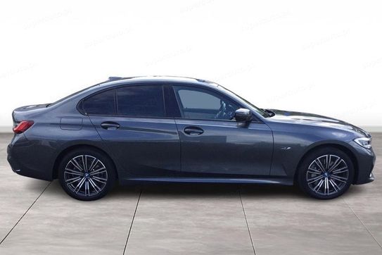 BMW Seria 3 330e xDrive M Sport