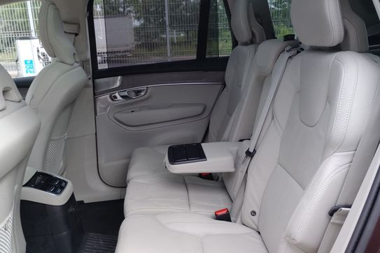 Volvo XC90 T8 AWD Plug-In Hybrid Ultra Bright