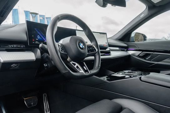 BMW Seria 5 520d xDrive M Sport