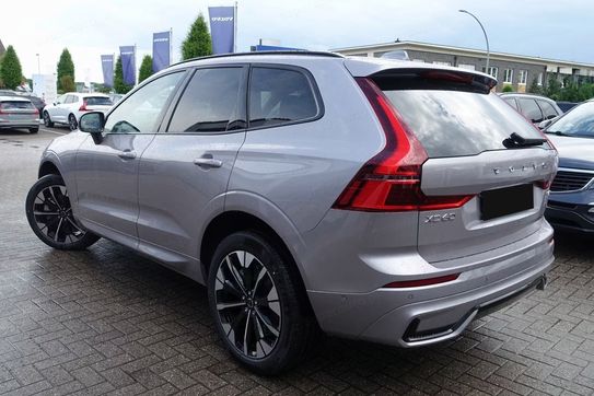 Volvo XC60 B5 B AWD Ultra Dark