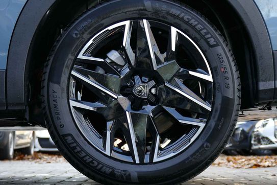 Peugeot 5008 GT 1.2 mHEV e-DCS6