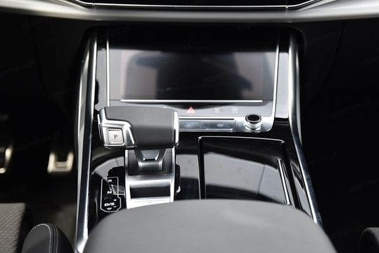 Audi Q8 55 TFSI e quattro