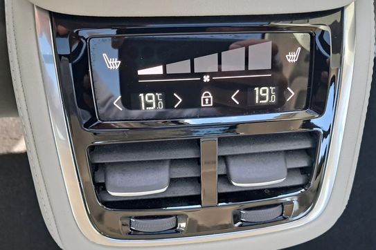 Volvo XC90 T8 AWD Plug-In Hybrid Ultra Bright 7os