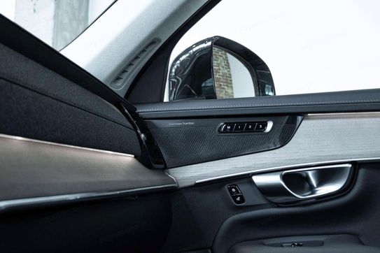 Volvo XC90 T8 AWD Plug-In Hybrid Ultra Bright