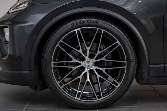 Porsche Macan 4