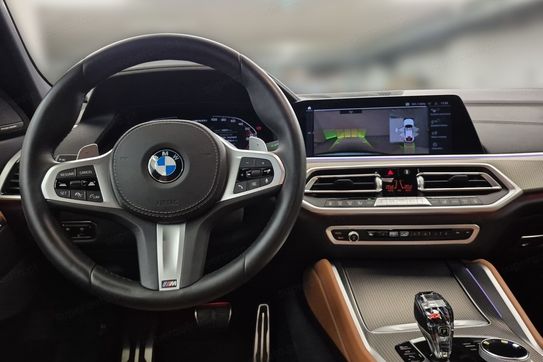 BMW X6 M50i
