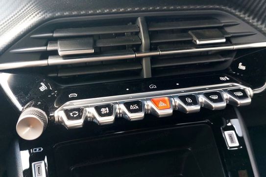 Peugeot 2008 Edition e-DCS6 PureTech mHEV