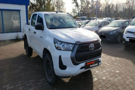 Toyota HiLux Double Cab DLX 4x4