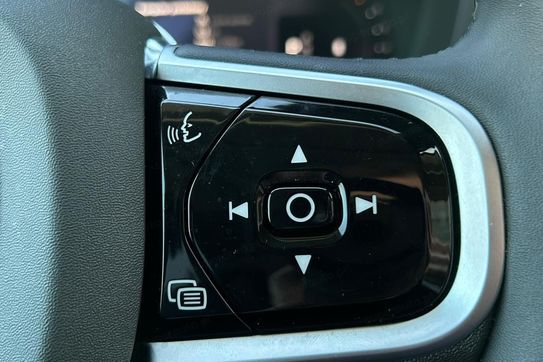 Volvo XC60 B5 B AWD Plus Dark aut