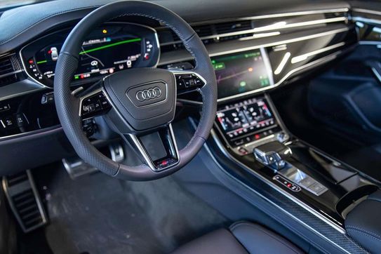 Audi A8 S8 TFSI quattro