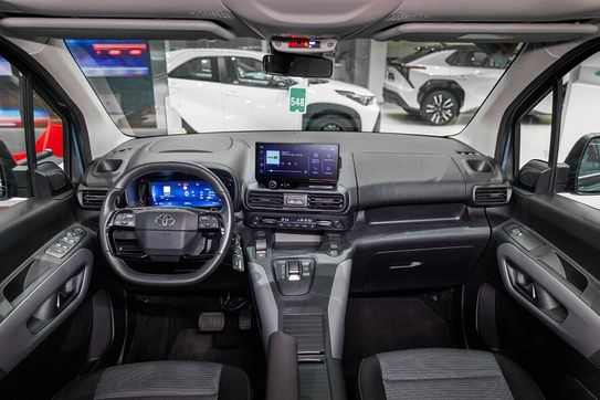 Toyota Proace City Verso Long L2H1 Family 7os AT