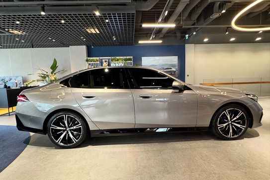 BMW Seria 5 530e xDrive M Sport