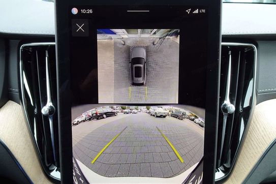 Volvo XC60 B5 AWD Ultra Dark