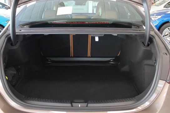 Mercedes E Klasa 220 d 4-Matic Avantgarde