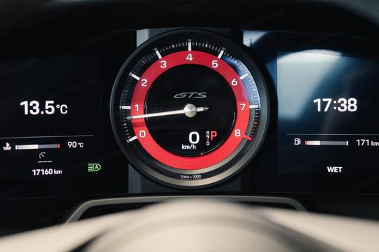 Porsche 911 Carrera GTS