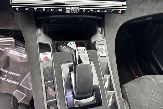 DS DS 7 Performance Line 1.6 E-Tense Hybrid AT