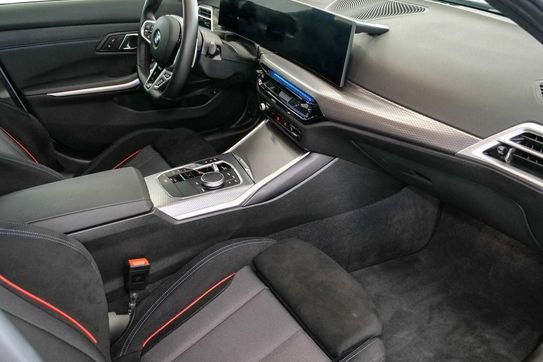 BMW Seria 3 330i xDrive M Sport