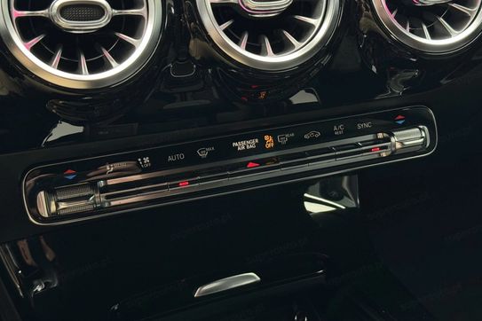 Mercedes CLA 200 AMG Line 7G-DCT