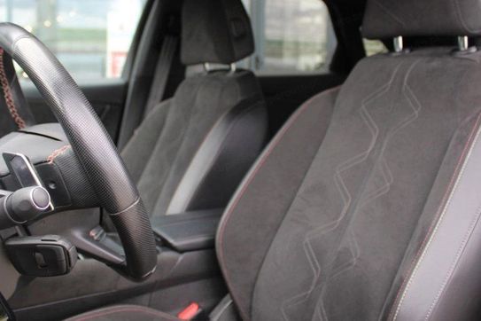 DS DS7 Crossback Performance Line