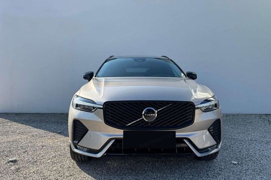 Volvo XC60 B5 AWD Plus Dark