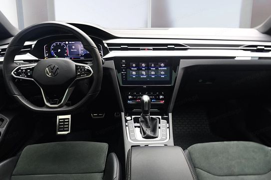 Volkswagen Arteon 2.0 TSI R-Line DSG
