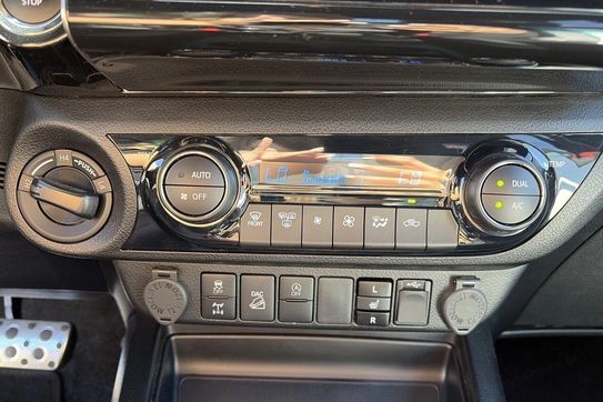 Toyota HiLux 2.8 d-4D Double Cab Gr Sport 4X4