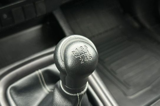 Toyota HiLux 2.4 D-4D Double Cab DLX 4x4