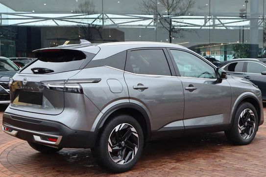 Nissan Qashqai N-Connecta Xtronic 1.3 DIG-T mHEV