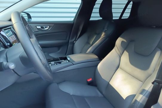 Volvo V60 T6 AWD Plug-In Hybrid Plus Dark