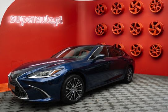 Lexus ES 300h Business Edition 2.5 E-CVT