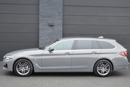 BMW Seria 5 530e sport-aut