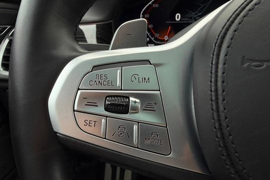 BMW Seria 7 750i xDrive M Sport