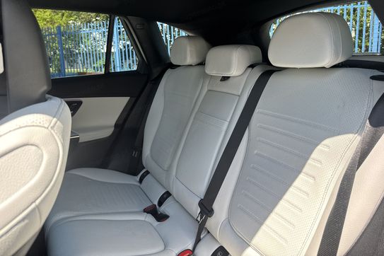 Mercedes GLC 300 4-Matic AMG Line
