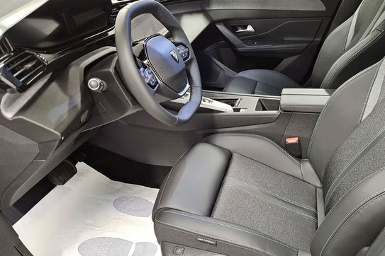 Peugeot 308 Allure EAT8 1.5 BlueHDi