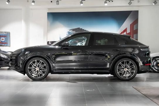 Porsche Cayenne Coupe E-Hybrid Black Edition