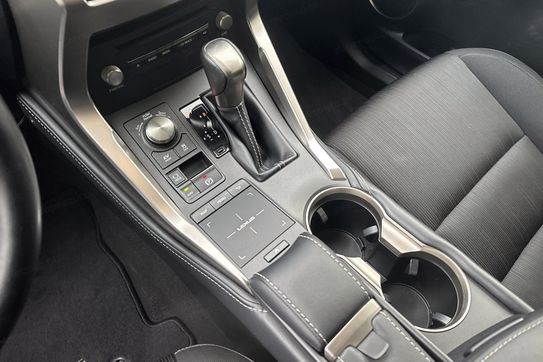 Lexus NX 300h Business Edition AWD