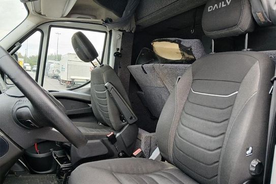 Iveco Daily 70C18 Zabudowa + Tył spanie