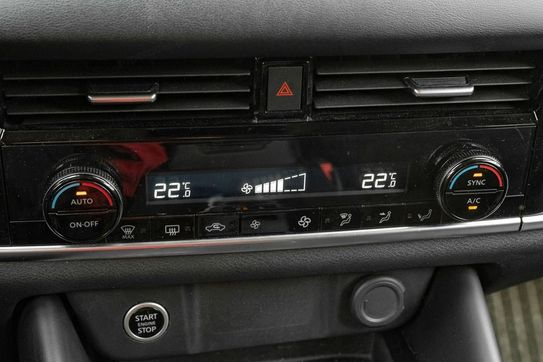 Nissan Qashqai 1.3 DIG-T N-Connecta 4x4 Xtronic