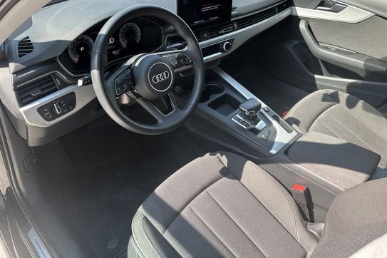 Audi A4 35 TFSI S Line
