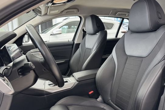 BMW Seria 3 320d Xdrive Advantage